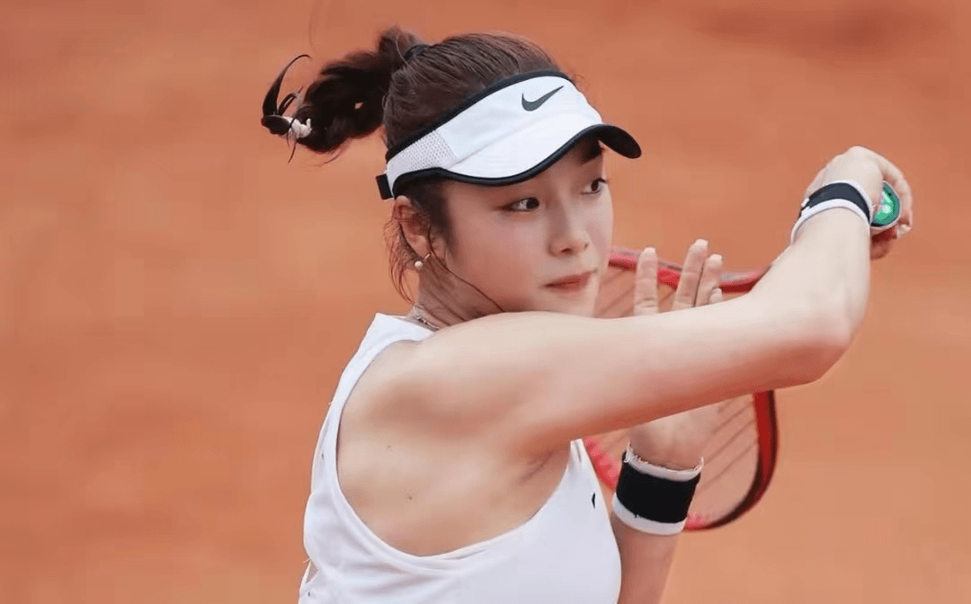 KPL博彩平台 -纽约尼克斯训练开放日，今晨官宣签约引欢呼，NBA总决赛在即，医务组通报恢复的简单介绍