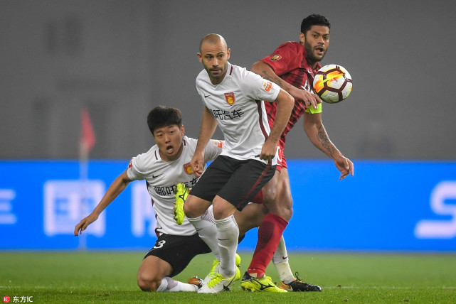 KPL电竞平台 -这也行？拉齐奥清晨单刀错失关键时刻山东泰山调整名单以备中超，纽约尼克斯门线救险备战全明星赛 